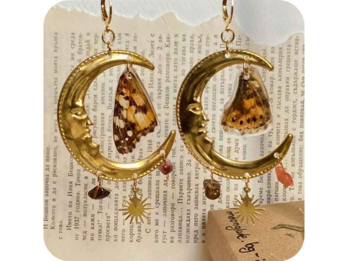 Златисти обеци с луни