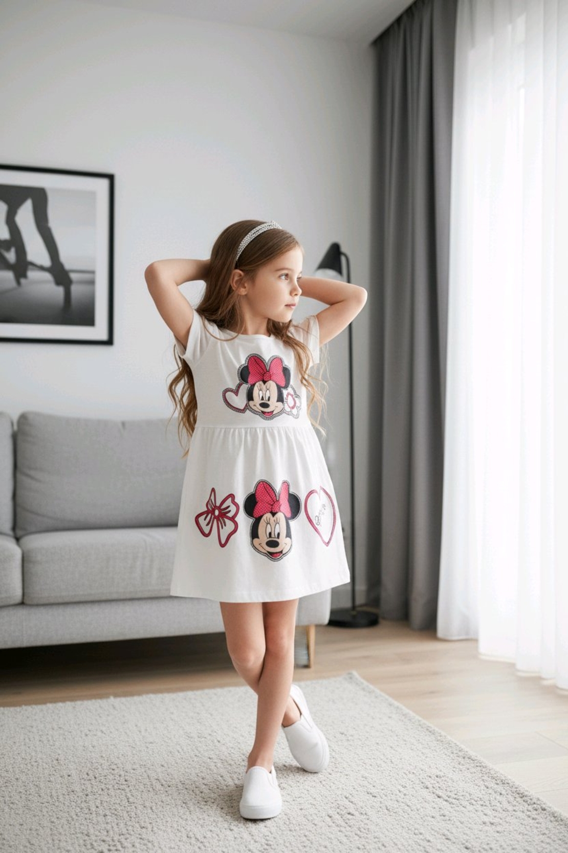 Бяла рокля с Мини Маус
