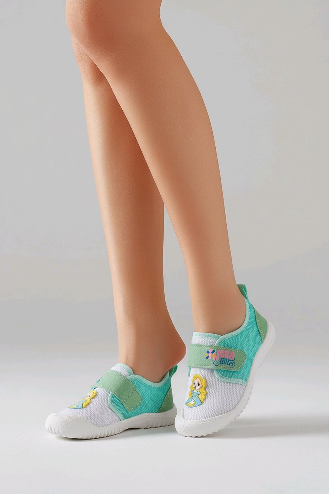 Пантофи за момиче