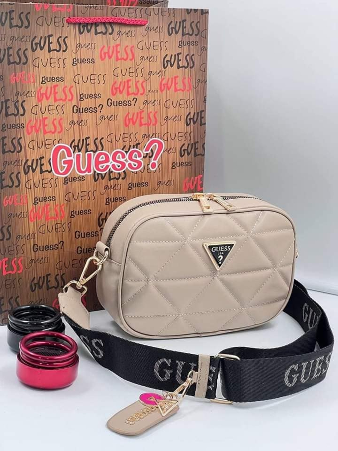 Дамска чанта Guess