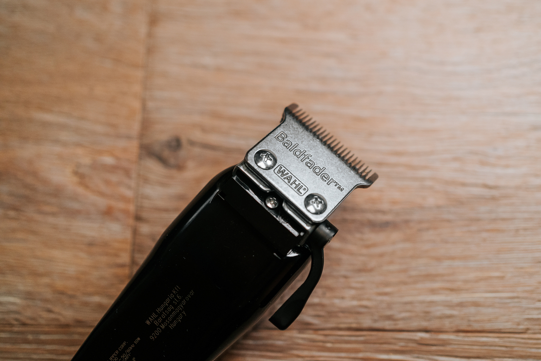 Машинка за подстригване на коса с кабел WAHL Baldfader