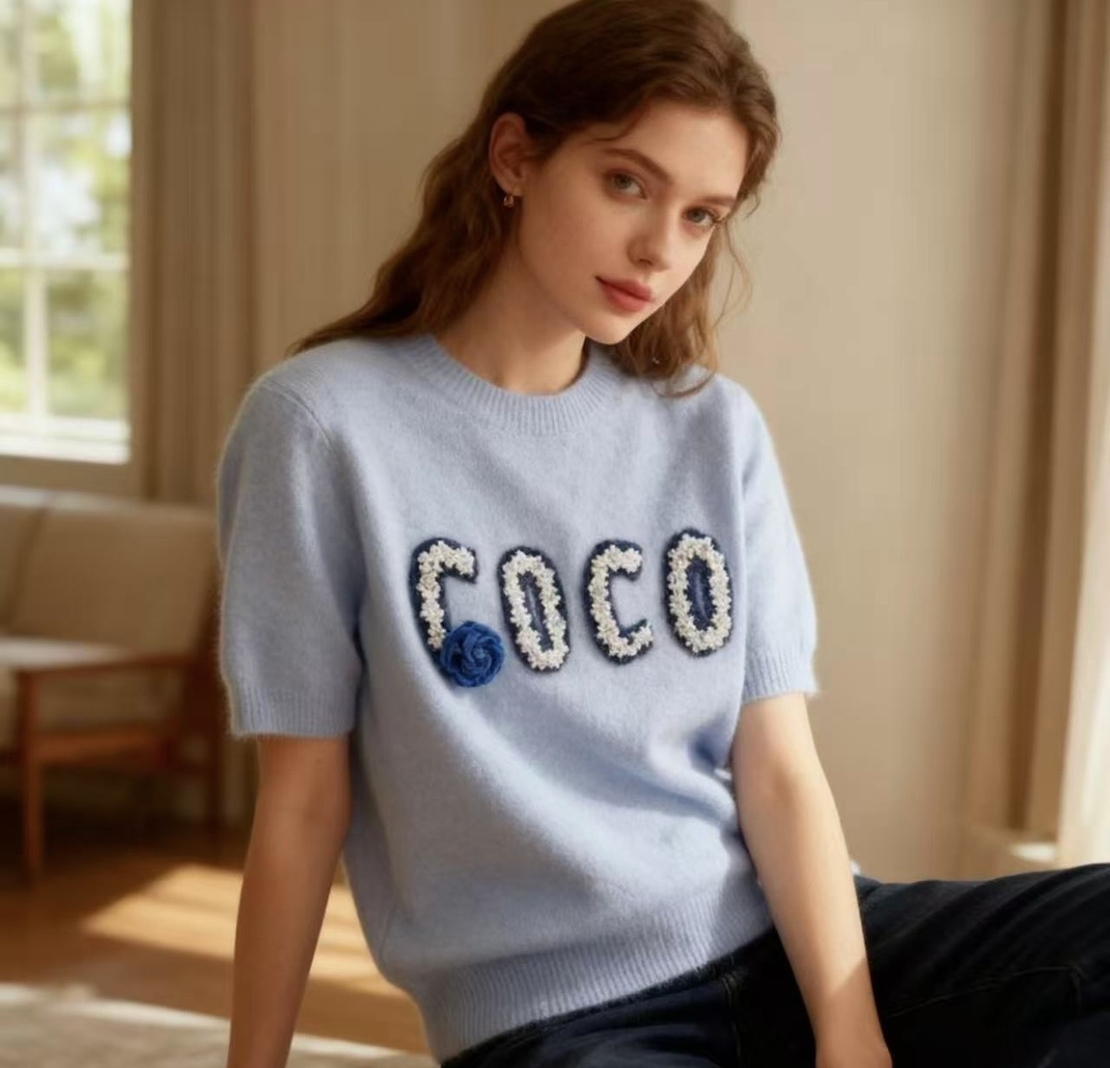 Пухена блузка с къс ръкав