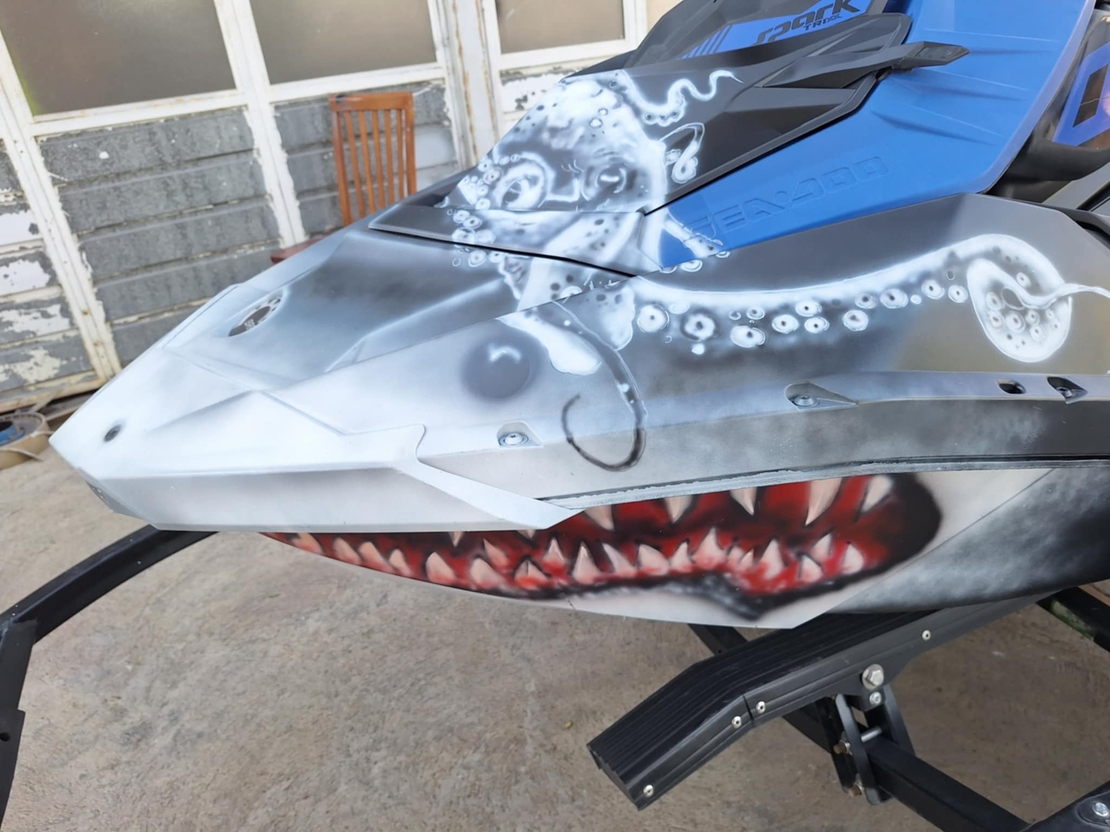 Рисунка върху джет