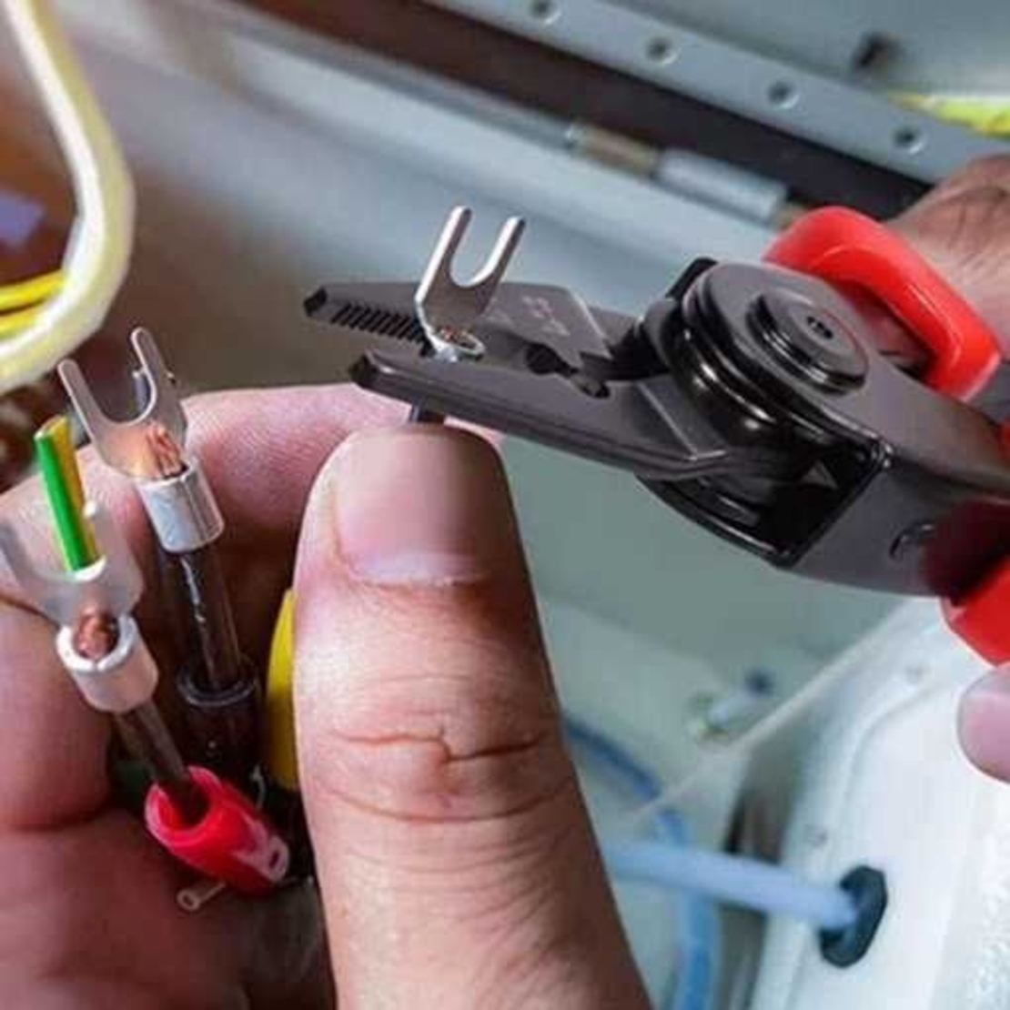 НЕМСКИ Комплект Клещи И Ножици 5 В 1 MultifunctionalPilers + ЛЕД ФЕНЕР