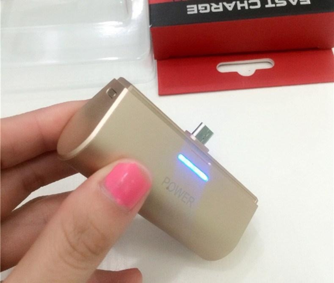 НЕМСКА Power Bank зарядно за мобилни устройства 3000Mah + ЛЕД ФЕНЕР