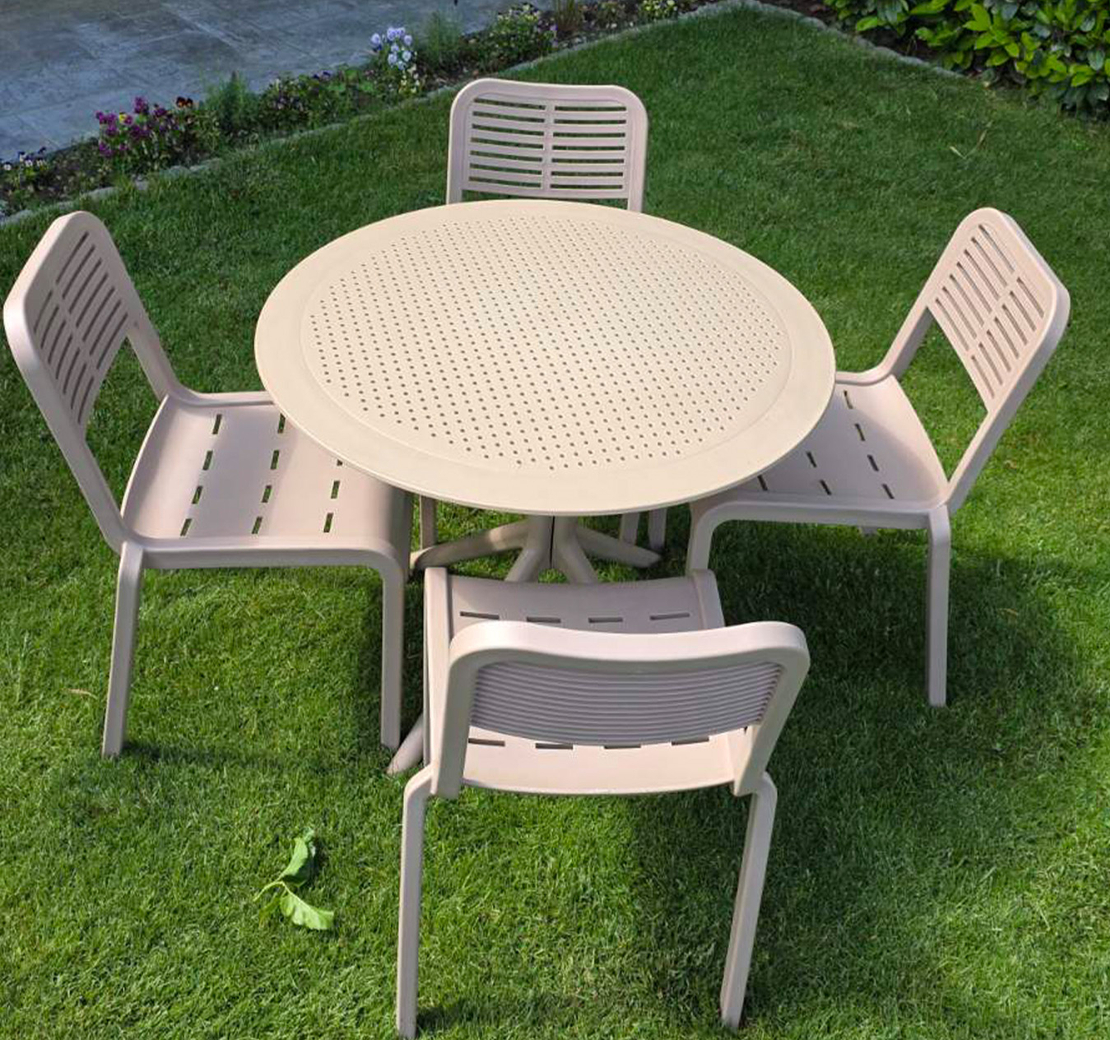 НЕМСКИ Комплект Мария 4 Стола С Маса + Подарък ЛЕД ФЕНЕР