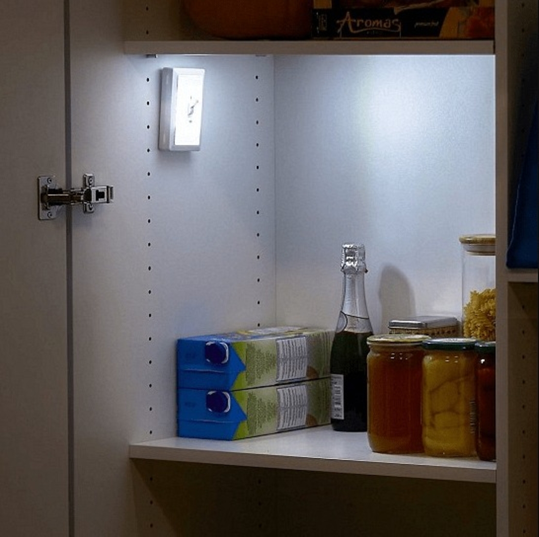 НЕМСКИ Комплект ярки LED лампи на батерии, Подходящи за всяко помещение, 2 броя + ЛЕД ФЕНЕР