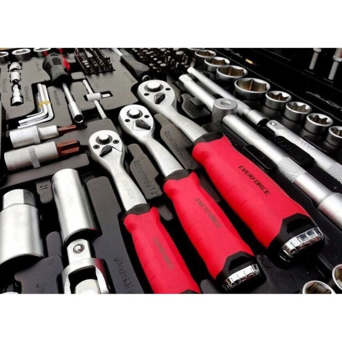 НЕМСКО Гедоре EverForce 216 Части + Ключове 8-22мм + ЛЕД ФЕНЕР