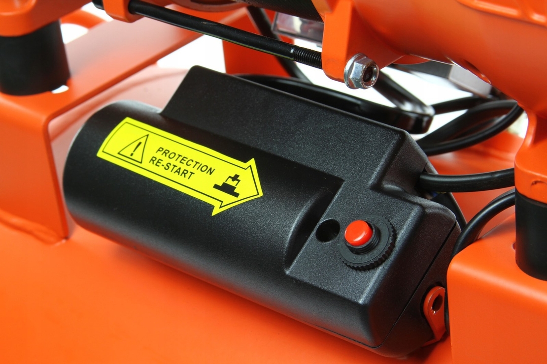 НЕМСКИ КОМПРЕСОР ЗА ВЪЗДУХ МОНОФАЗЕН БЕЗМАСЛЕН БУТАЛЕН 24 ЛИТРА BJC + ЛЕД ФЕНЕР