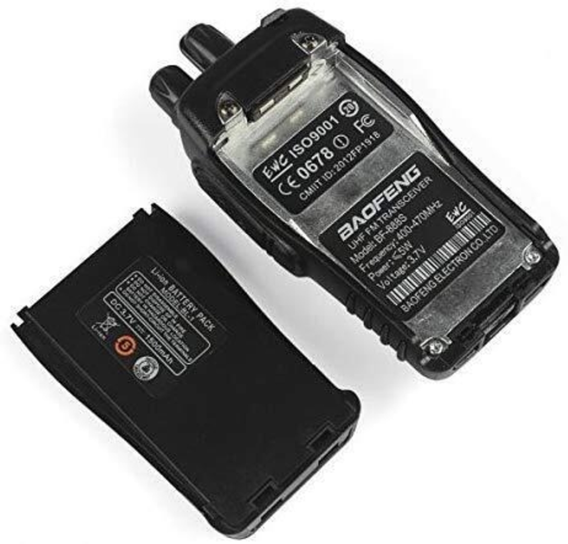 НЕМСКА Комплект 2 броя радиостанции Baofeng + ЛЕД ФЕНЕР