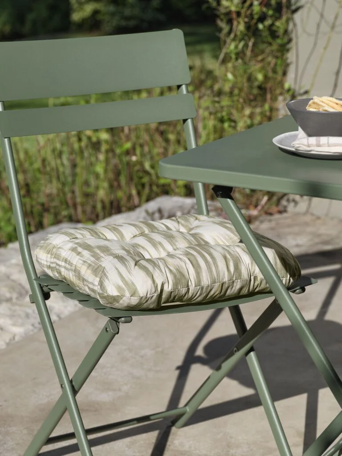 НЕМСКА Градинска Възглавница За Седалка 2 броя + ЛЕД ФЕНЕР