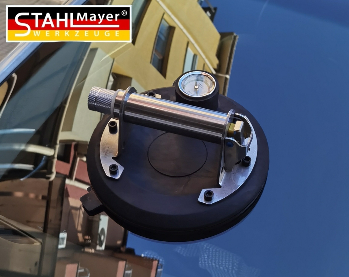 НЕМСКА Акумулаторна Вакум Помпа за Плочки Вендуза с Манометър STAHLMAYER до 150кг Вакуум с батерия + ЛЕД ФЕНЕР