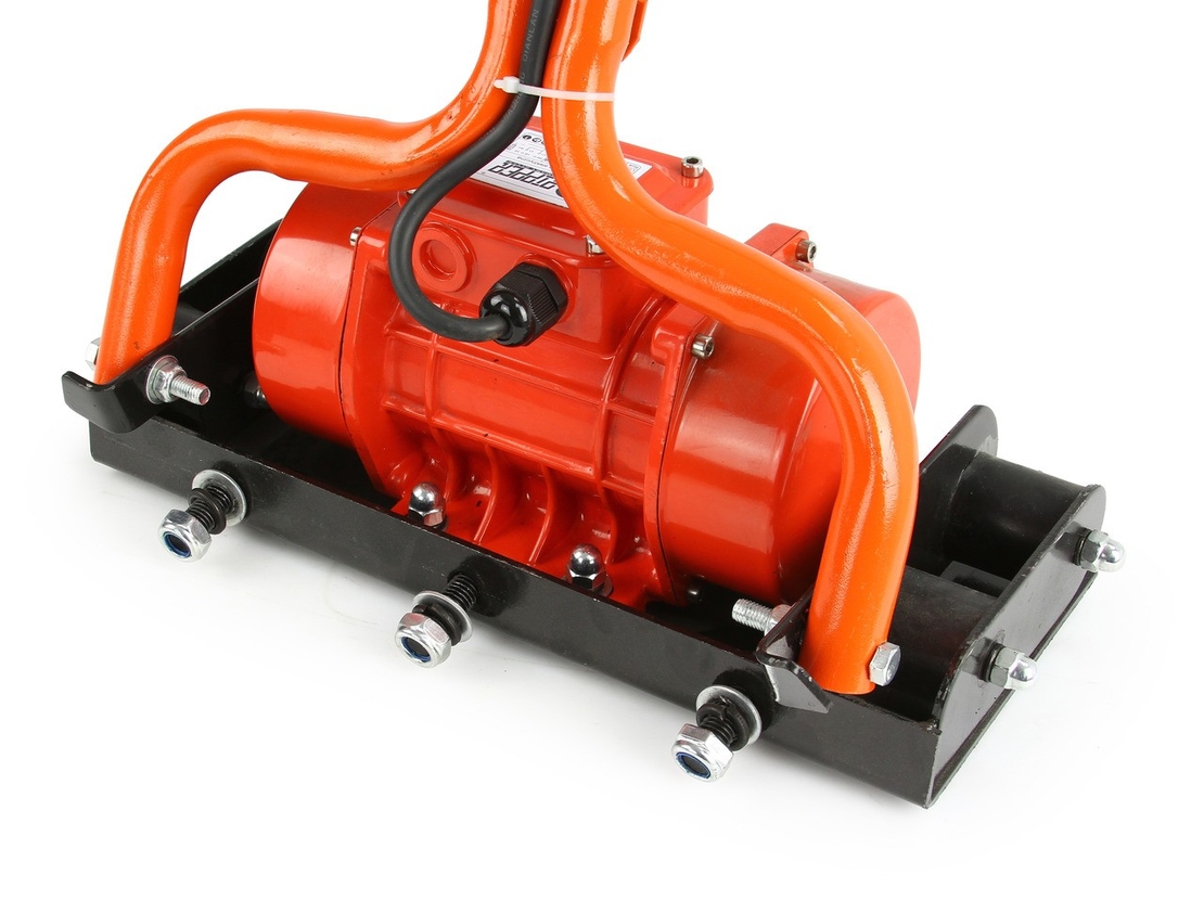 НЕМСКИ ВИБРОМАСТАР ЕЛЕКТРИЧЕСКИ ЗА БЕТОН С ЛЕНТА 1.5 М 14 СМ RIPPER ВИБРО МАСТАР + ЛЕД ФЕНЕР