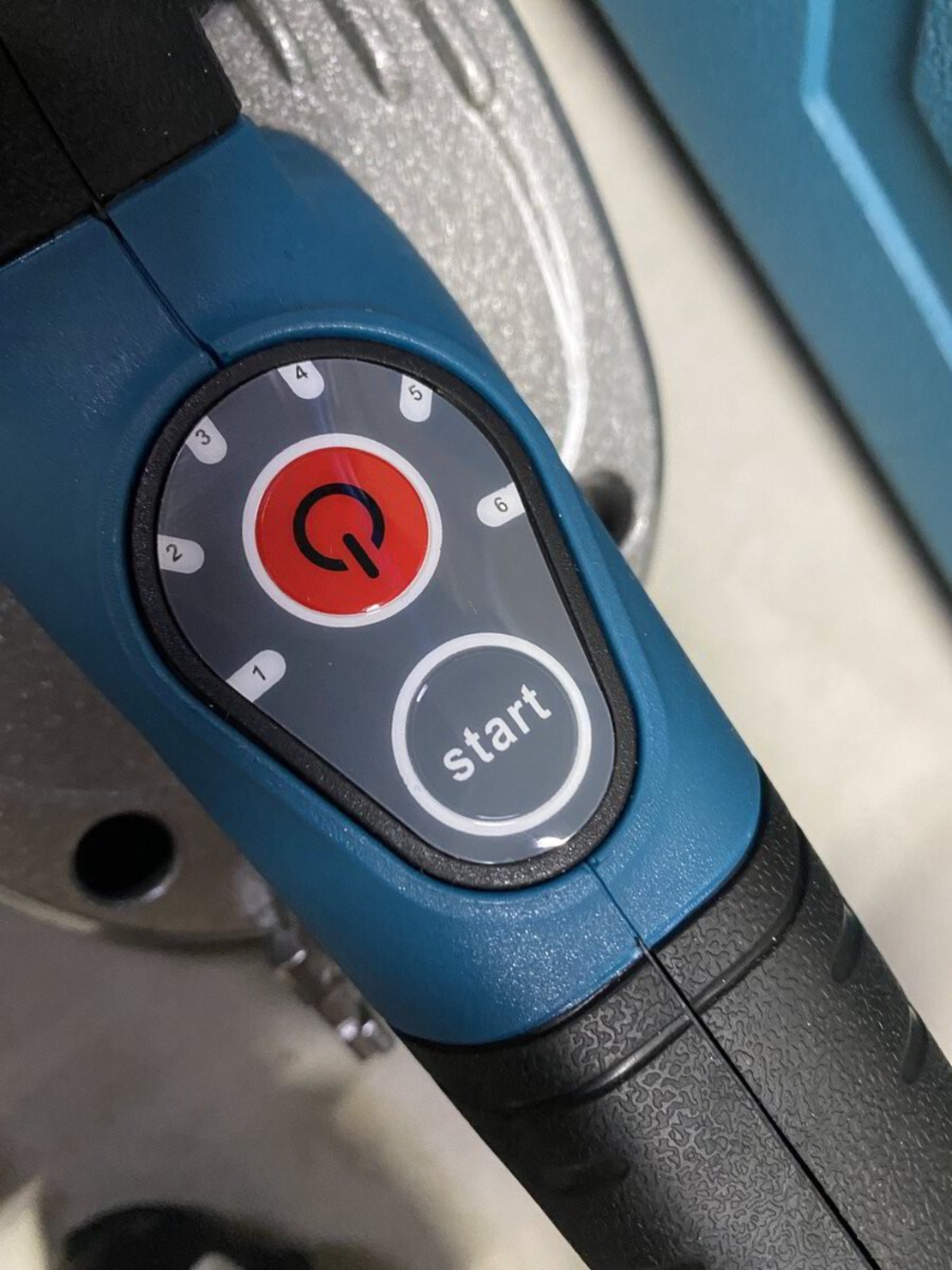 НЕМСКО ПРОМО Машина за Рязане на Плочки 120см + Акумулаторна Вендуза за Плочки 36V 8,0AH STAHLMAYER Теракотмашина 1200мм + ЛЕД ФЕНЕР