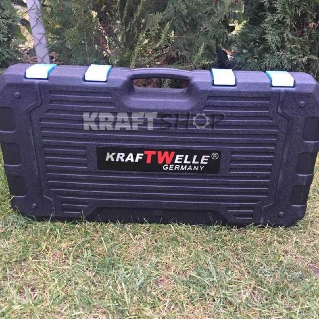 НЕМСКА Телескопична Тресчотка 4 броя - 1/2, 1/4, 3/8 + ЛЕД ФЕНЕР