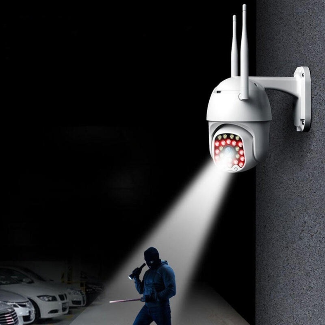 НЕМСКА ВОДОУСТОЙЧИВА Wifi Full HD 2.0MP 23 LED 320° въртяща камера с Motion Tracking + ЛЕД ФЕНЕР