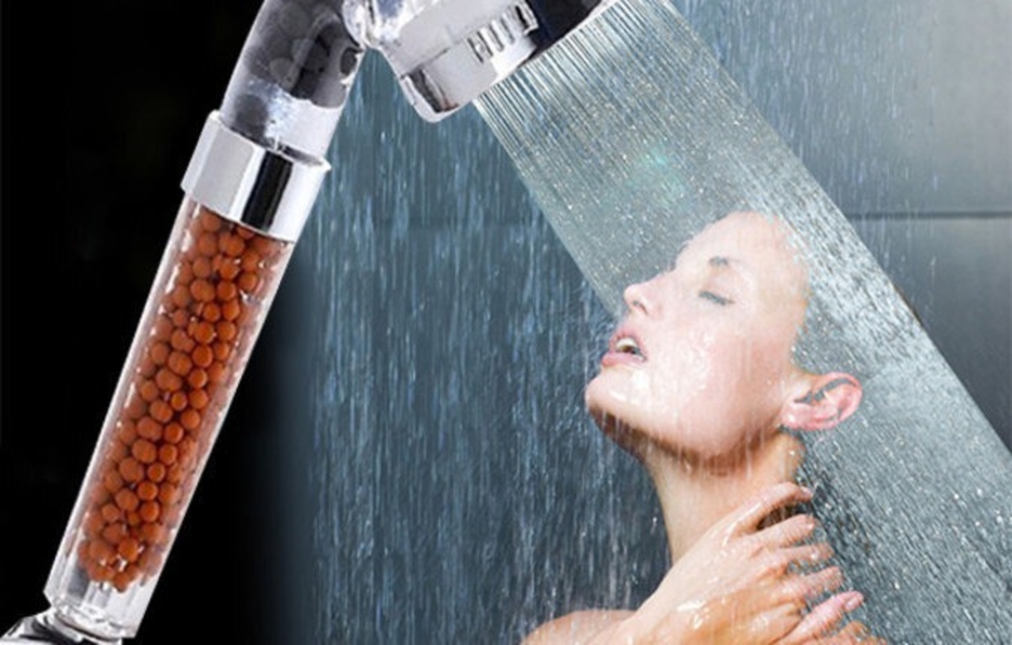 НЕМСКА Душ слушалка с турмалин и масажиращ ефект + ЛЕД ФЕНЕР