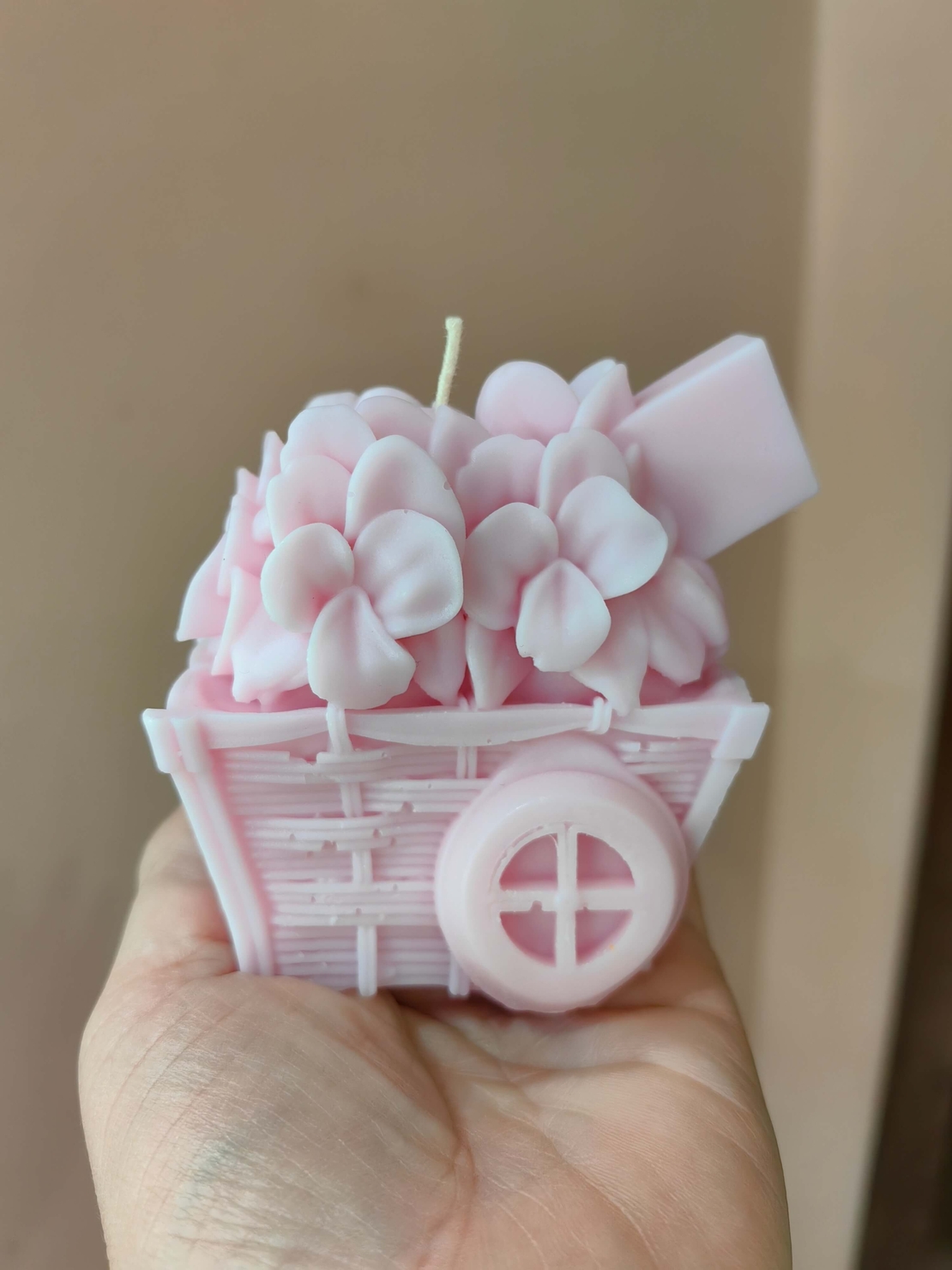 3D DIY цветна кошница с ръка