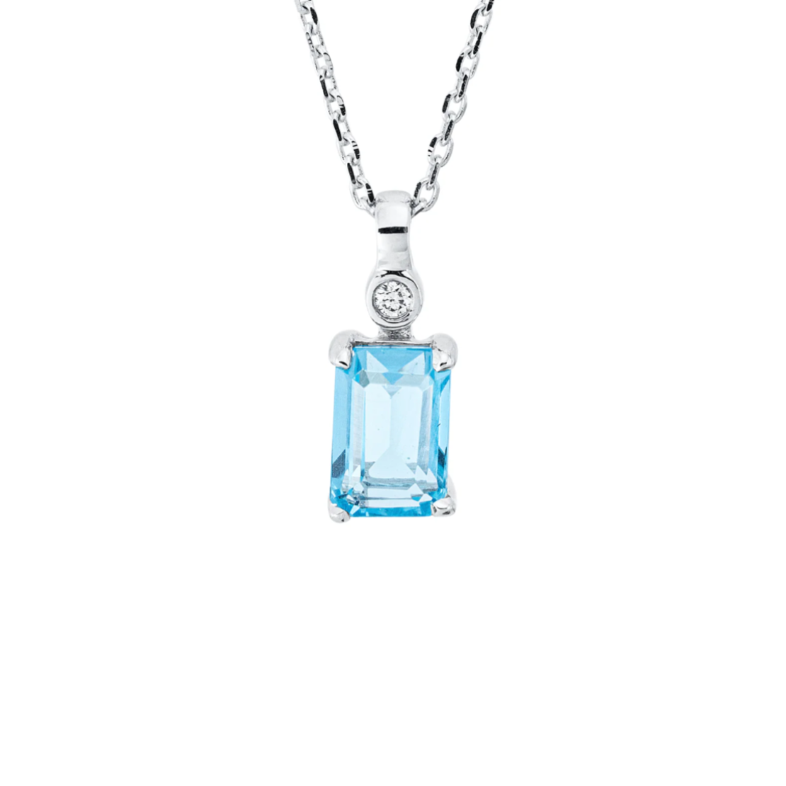 0.79 ct Necklace with topaz and diamonds
