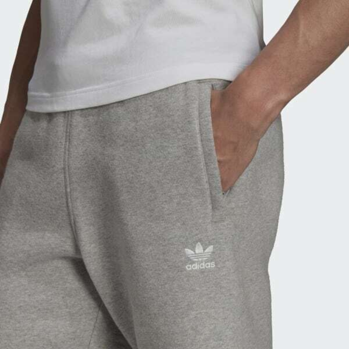ADIDAS Essentials Shorts