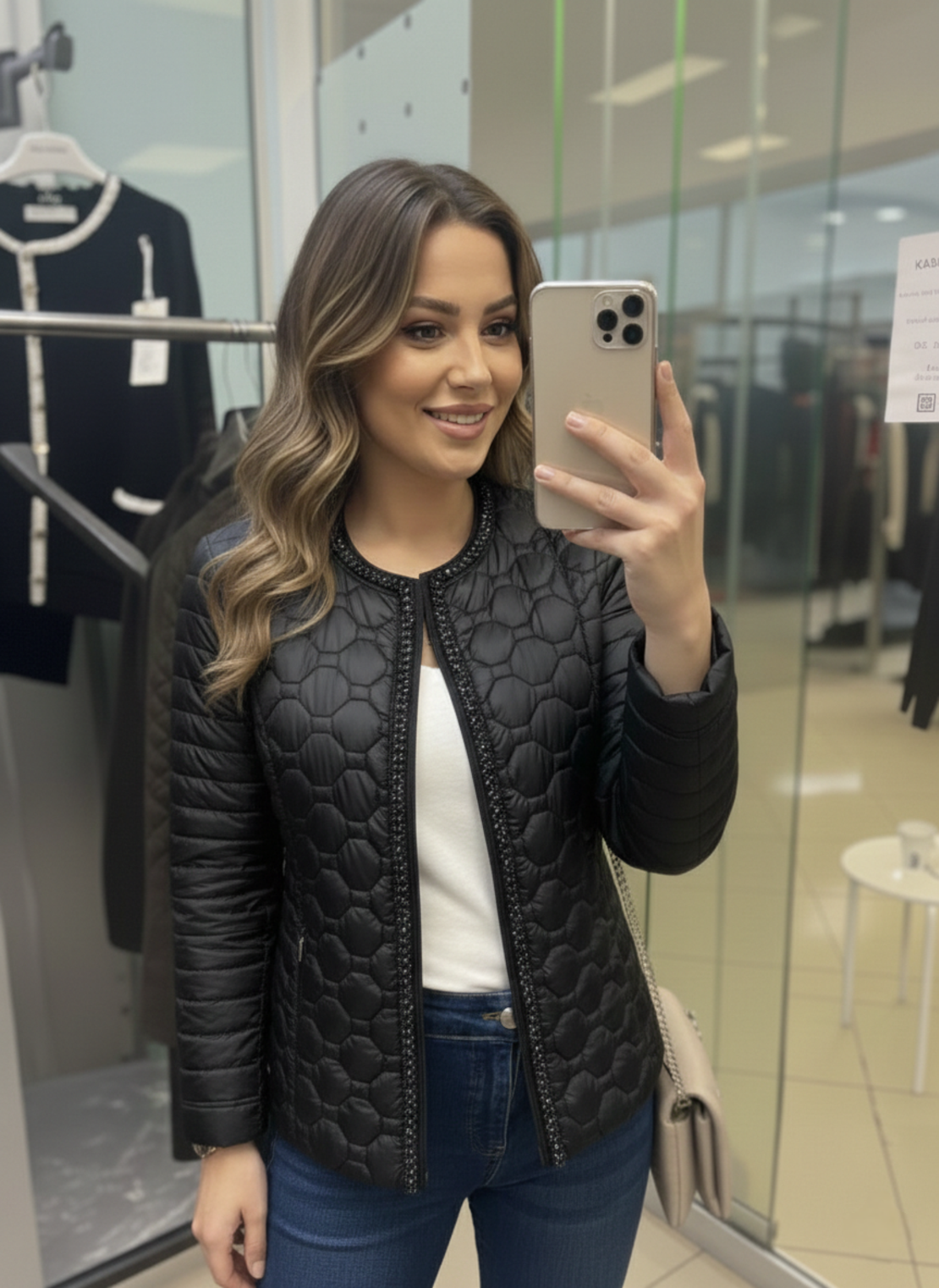 Пролетно яке с перли в черно