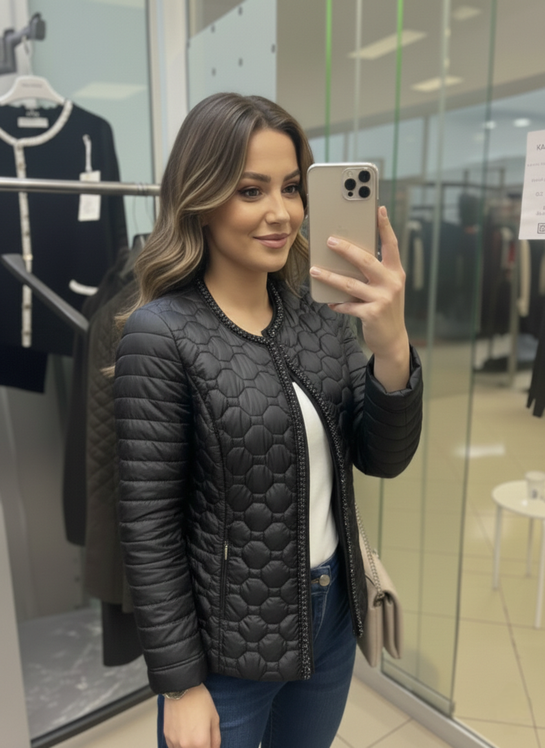 Пролетно яке с перли в черно