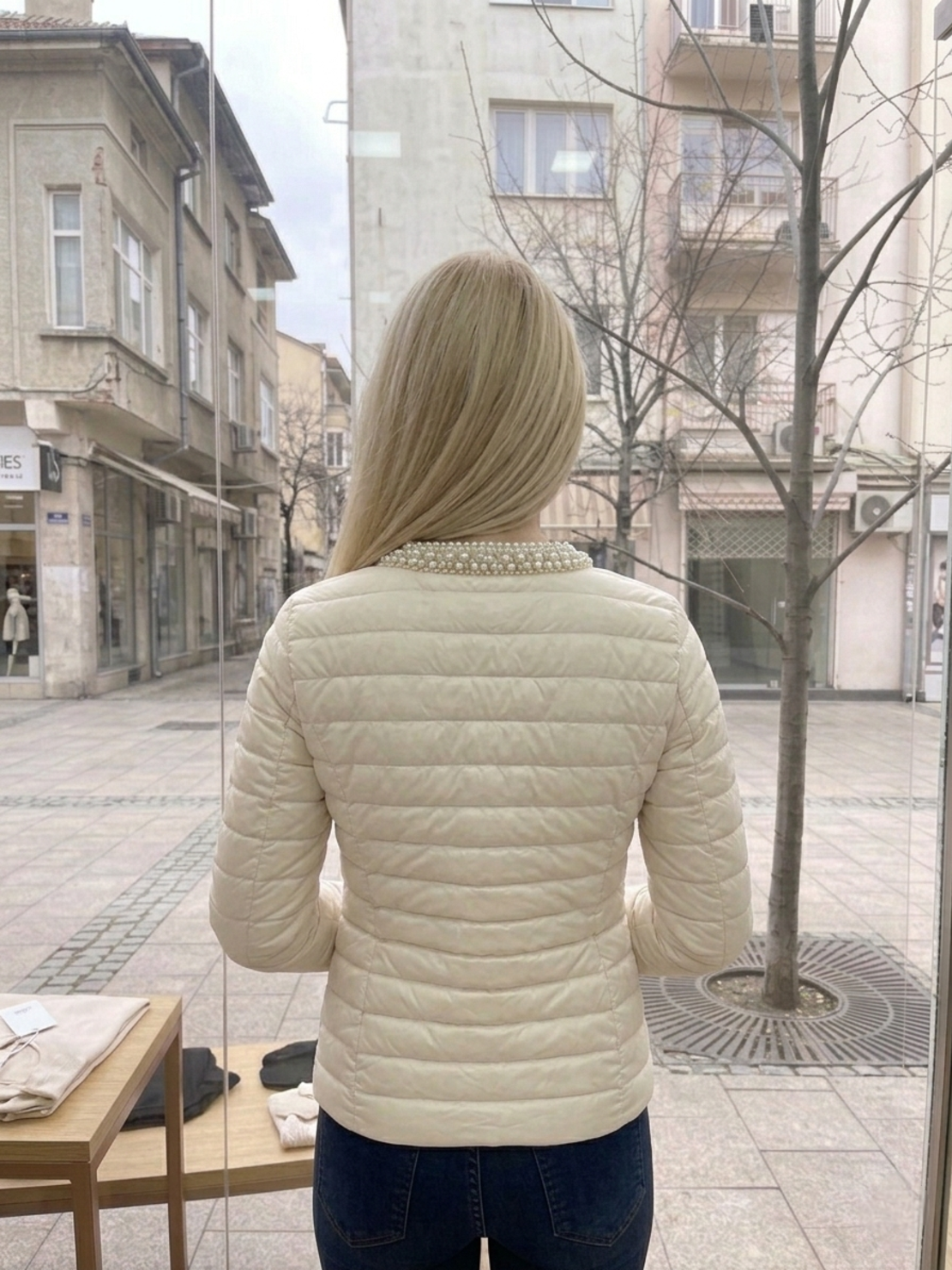 Дамско яке с перли в цвят Шампанско