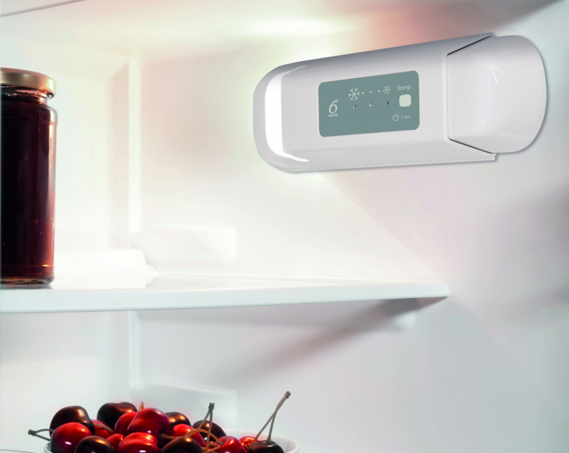 Хладилник за вграждане Whirlpool WBUF011
