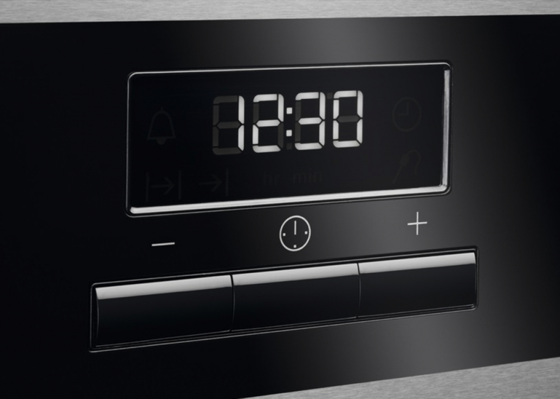 Готварска печка с керамичен плот AEG CIB56491BM