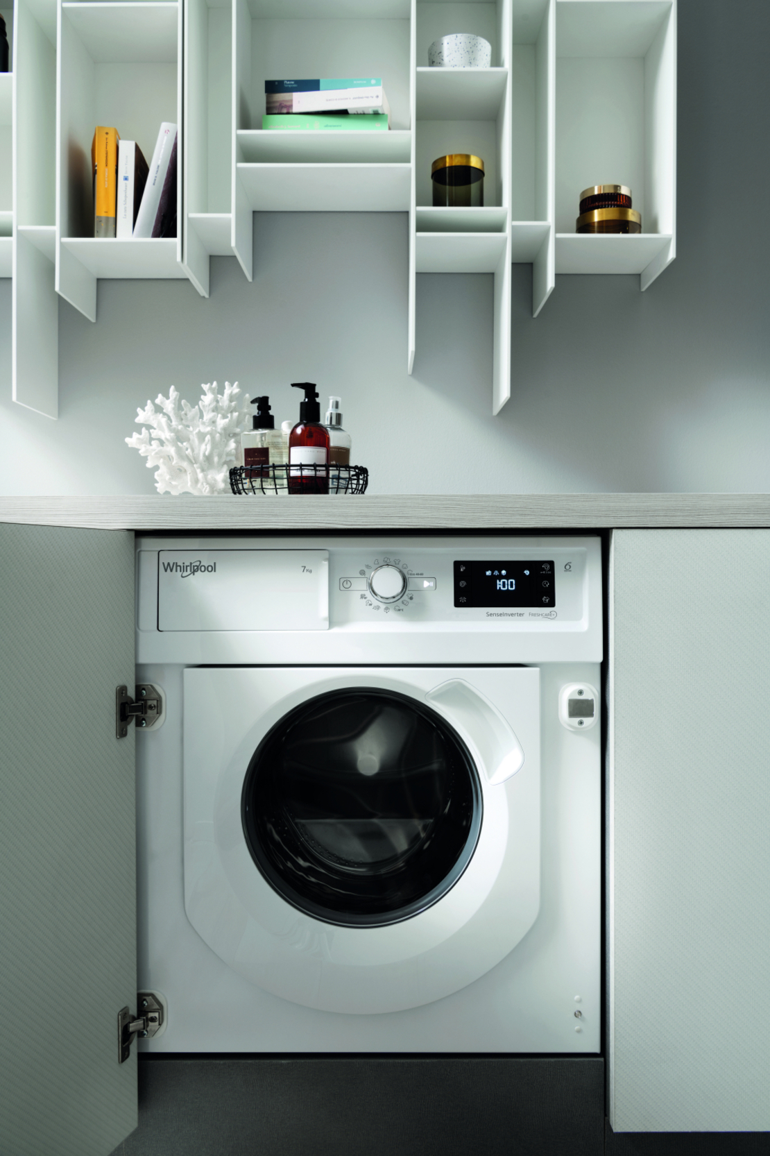 Пералня за вграждане Whirlpool BI WMWG 71483E EU N