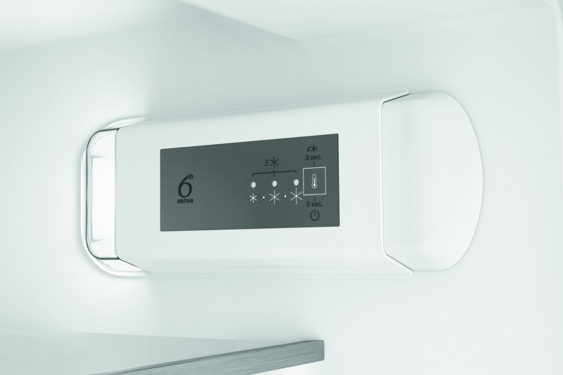 Хладилник за вграждане Whirlpool WHC18 T132