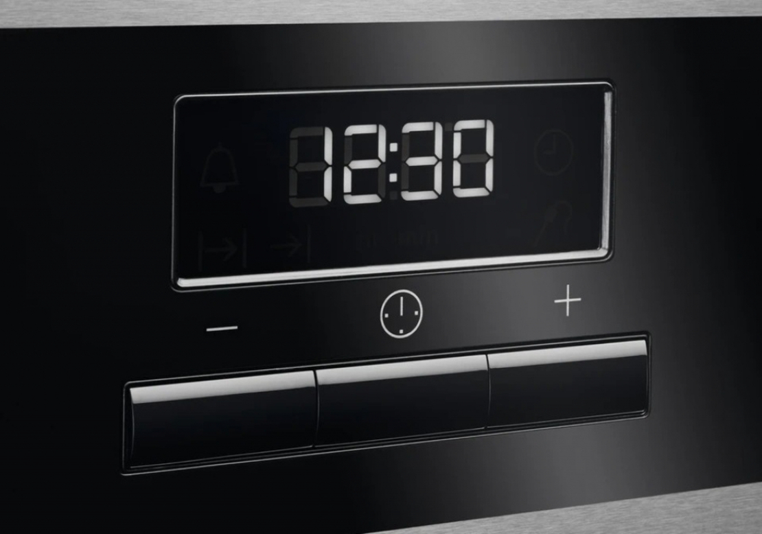 Готварска печка с керамичен плот AEG CIB6643BBM