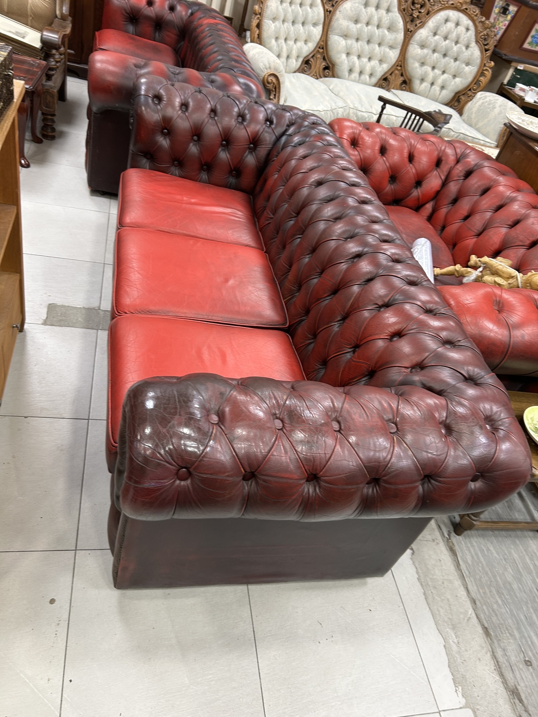 Честръфийлд диван тройка