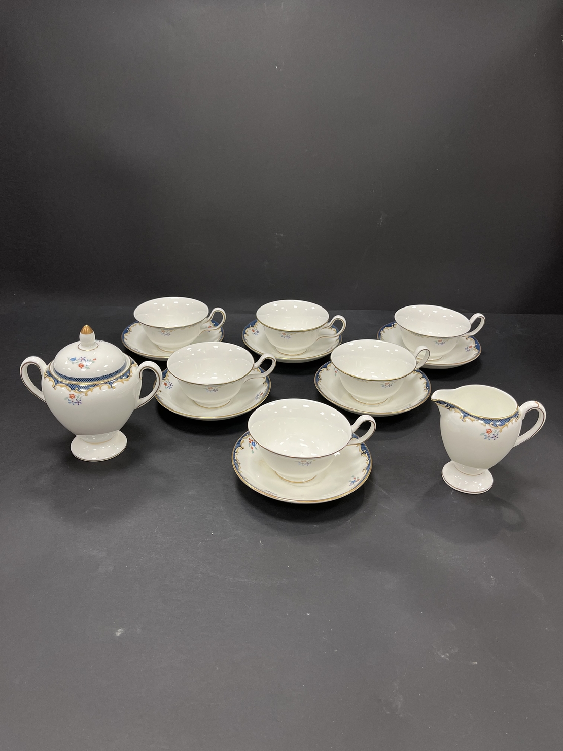 Сервиз за чай и кафе Wedgwood Chartley
