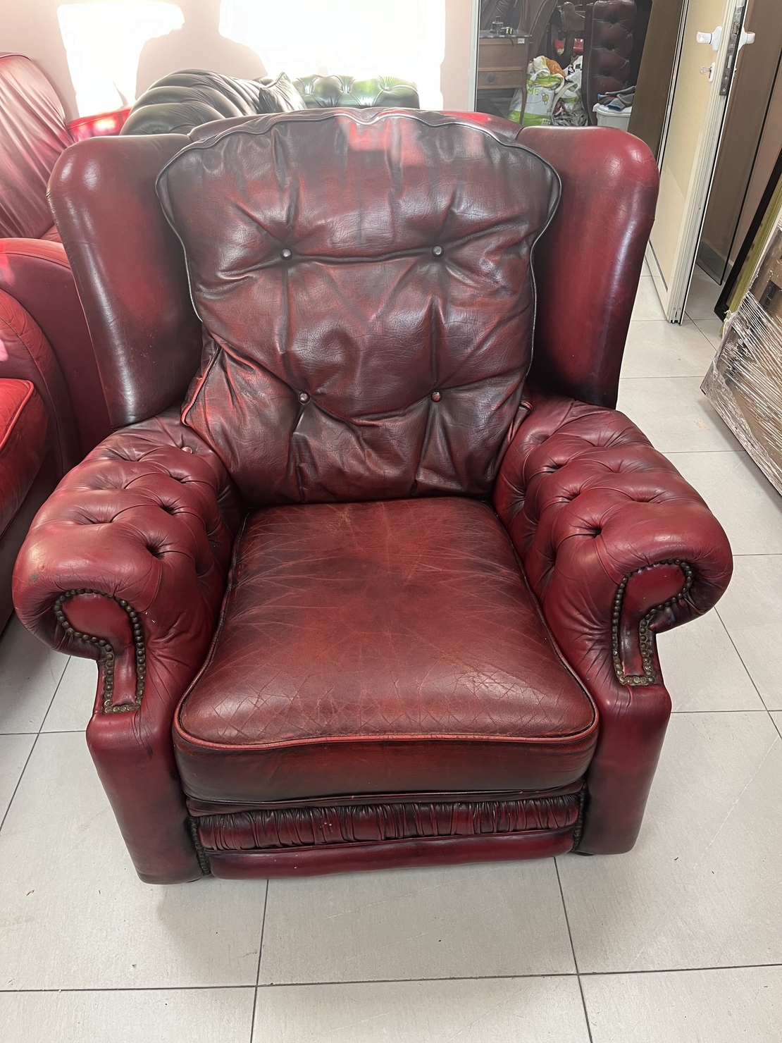 Кресло Честърфийлд модел Pegasus, цвят Oxblood (телешка кръв)