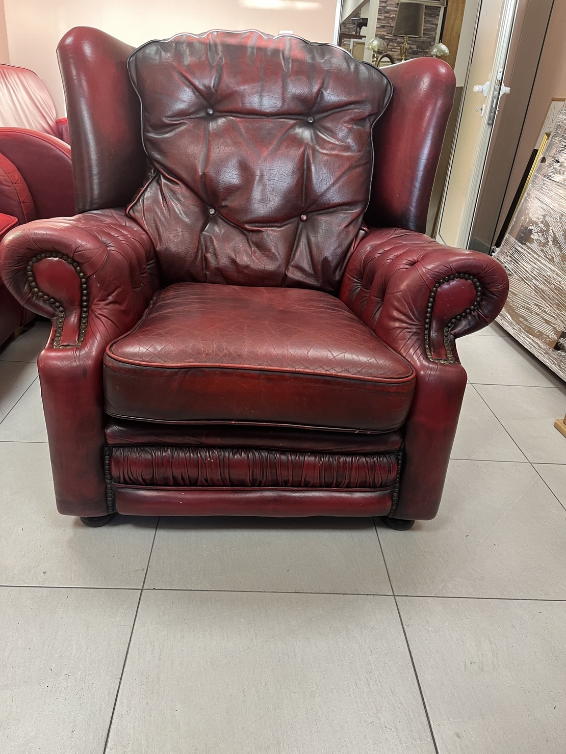Кресло Честърфийлд модел Pegasus, цвят Oxblood (телешка кръв)