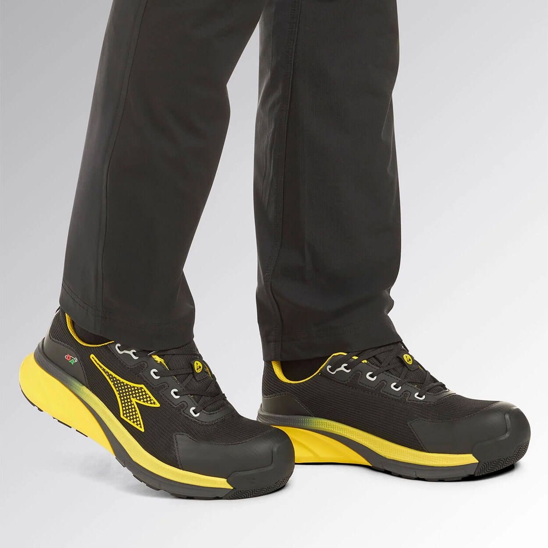 Работни обувки DIADORA VORTEX DA2 LOW S3S SC SR HRO ESD BLACK/YELLOW