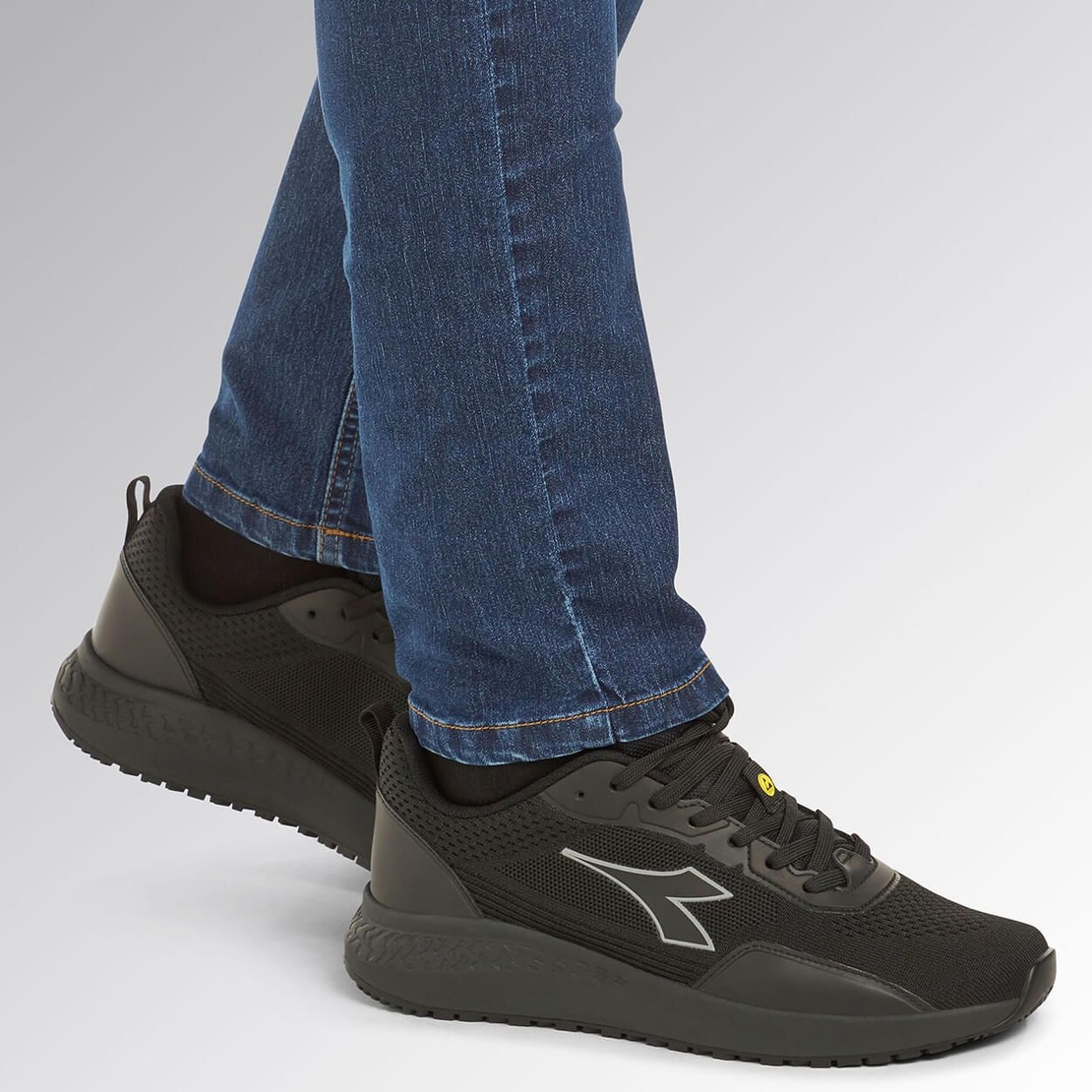 Работни обувки DIADORA CREW EVO O1 SR ESD DARK BLACK