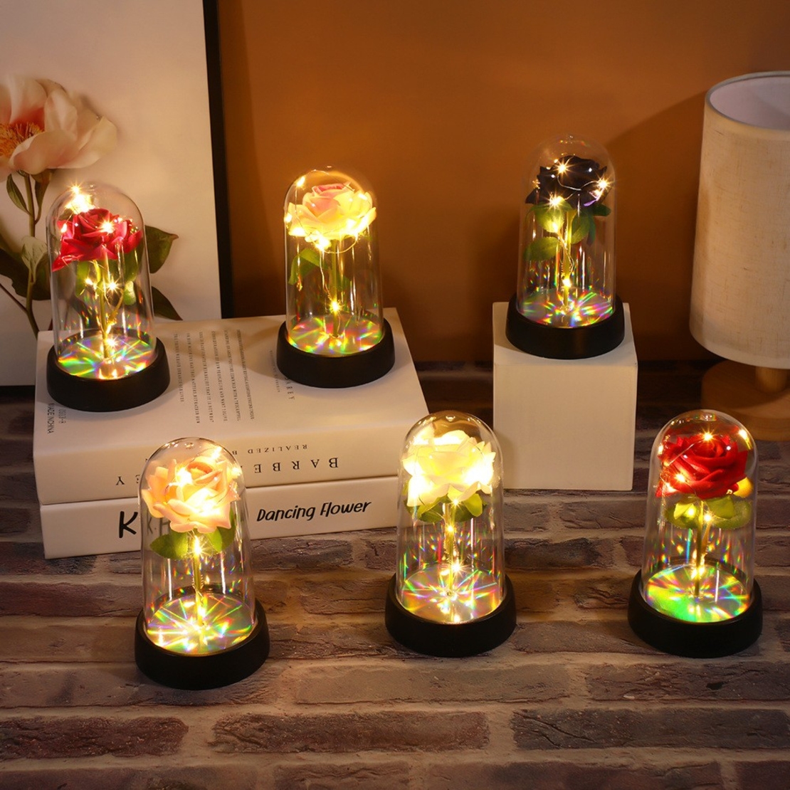 Вечна роза под абажур с LED светлини - идеалният подарък