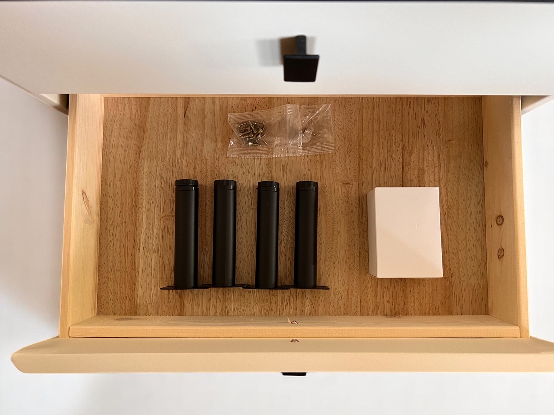 Смарт нощен шкаф с безжично зареждане, стерео тонколона, USB А & USB C порт и LED осветление - Правопъгален (Цвят: Бял), Модел: 113