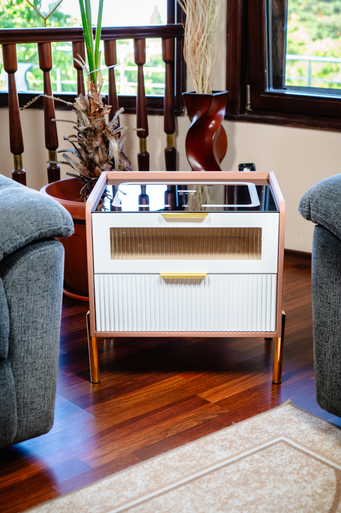 Смарт Шкаф VISION - безжично зареждане, Bluetooth стерео тонколона 20W, USB-A & USB-C, LED осветление (Цвят: Бял & Розов)