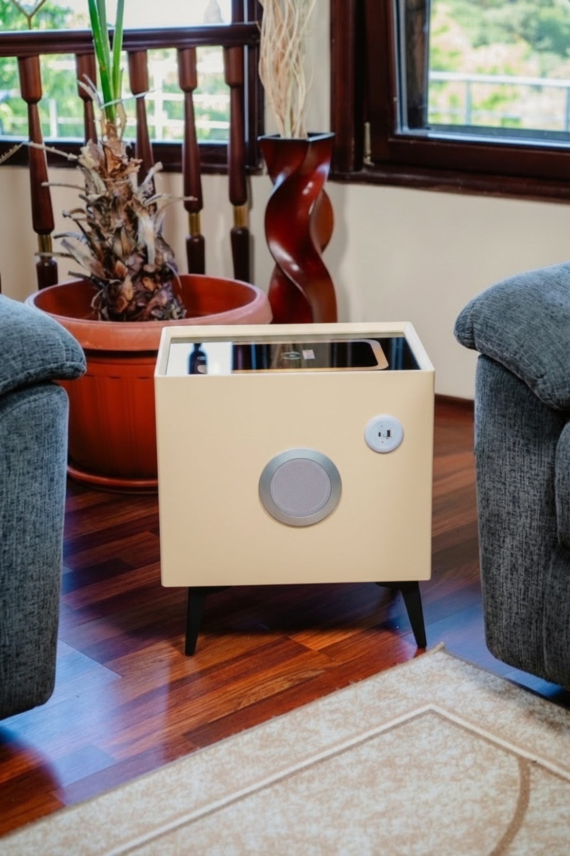 Смарт Шкаф MINI - безжично зареждане, Bluetooth стерео тонколона 20W, USB-A & USB-C, LED осветление (Бежов цвят)