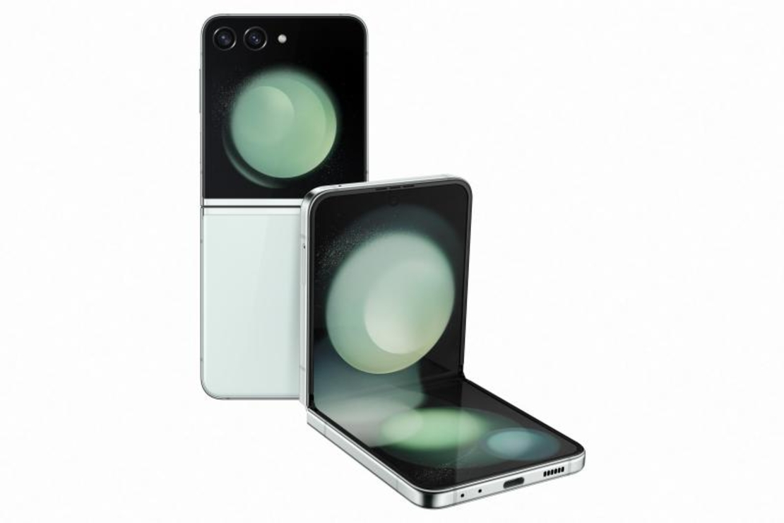 Samsung Galaxy Z Flip 5 5G 256GB 8GB RAM Dual-SIM