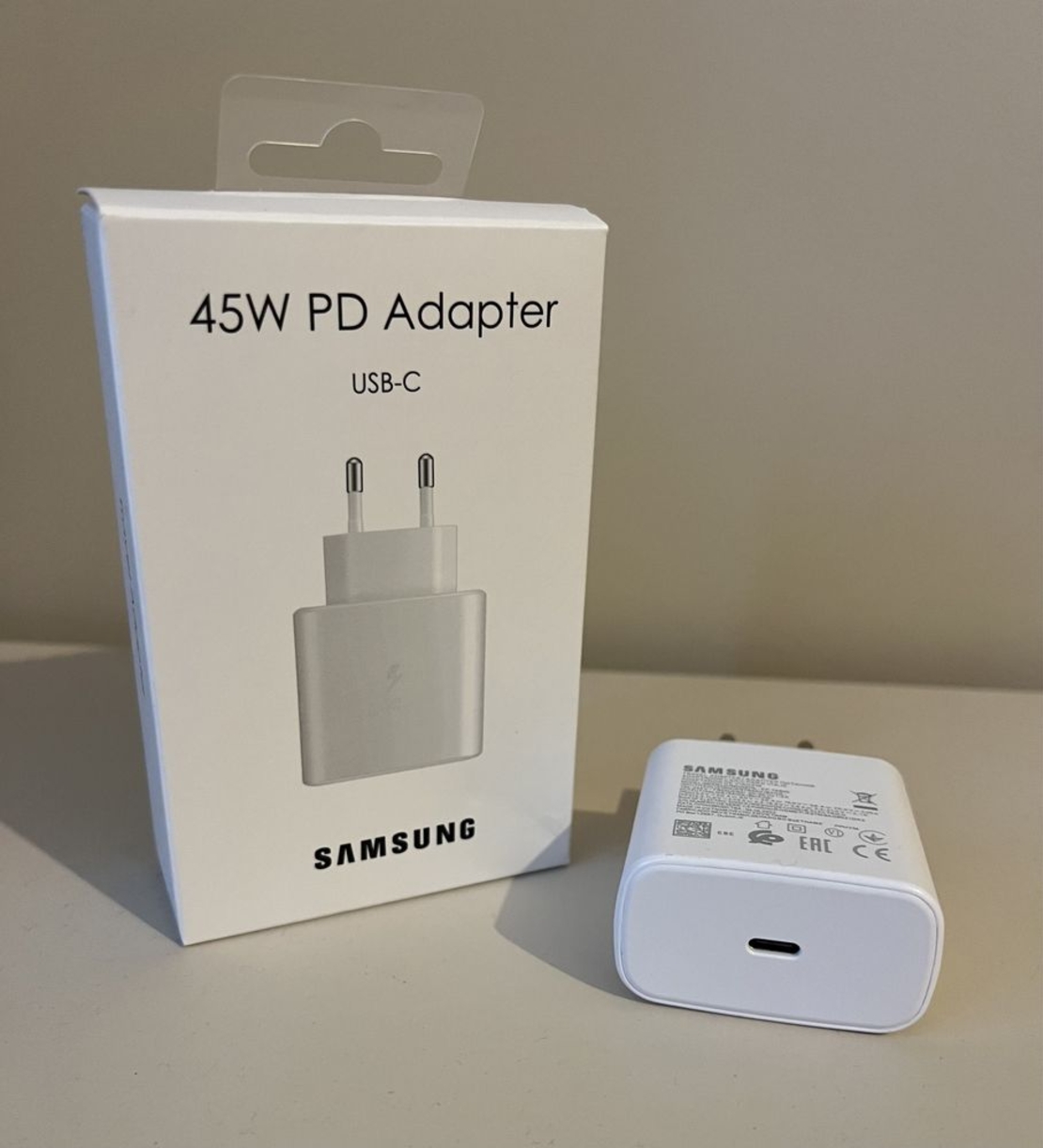 ОРИГИНАЛЕН АДАПТЕР  SAMSUNG 45W БЯЛ