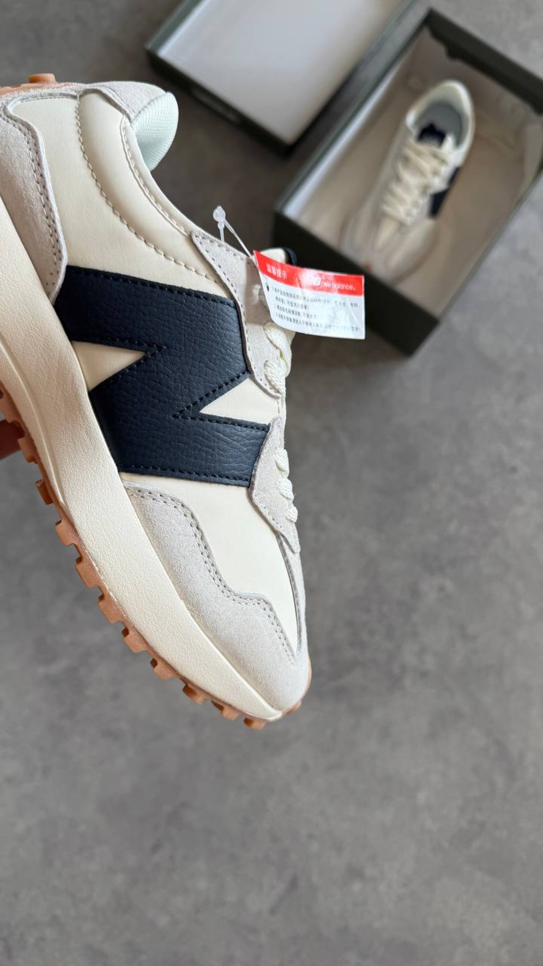 New Balance 327 “Moonbeam”