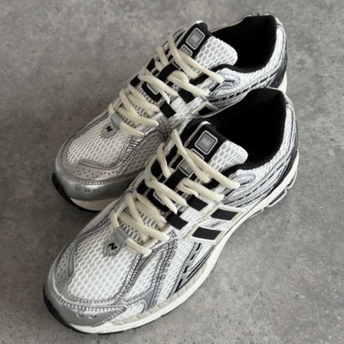 New Balance 204L Cream