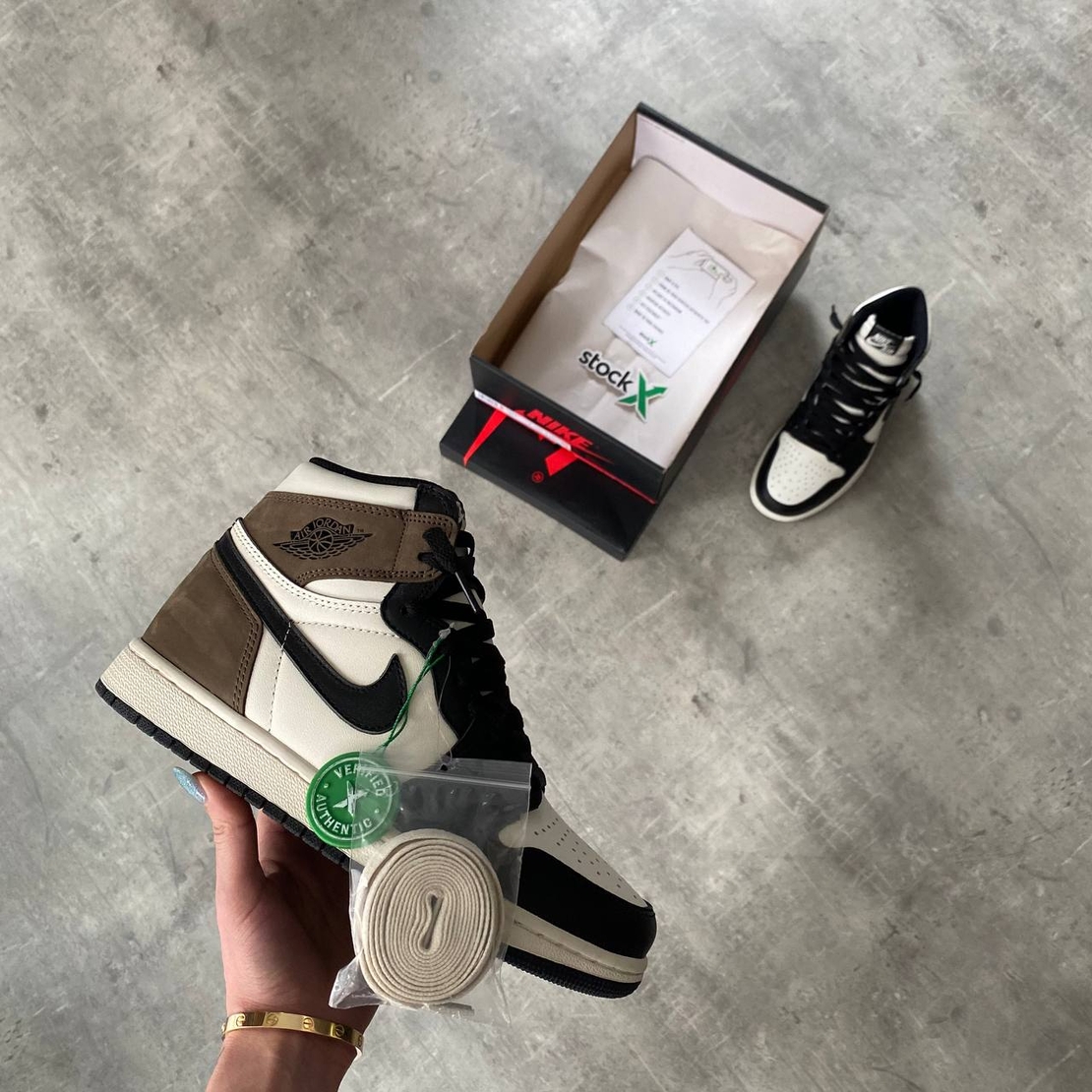 Air Jordan 1 Dark Mocha Suede