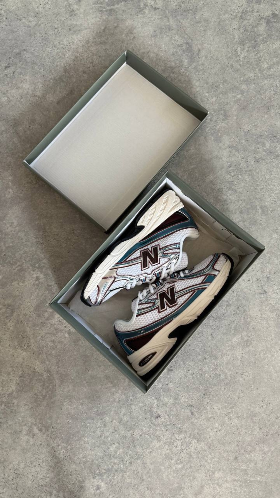 New Balance 740 “Sea Salt Plum Brown”