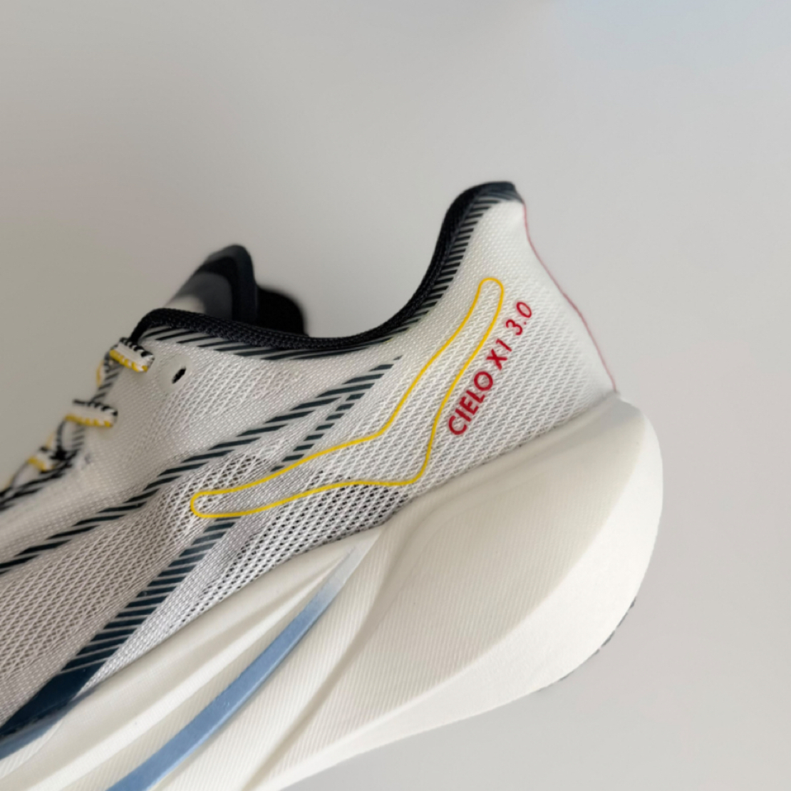 Hoka Cielo X1 3.0 "Alabaster Yellow Gold"