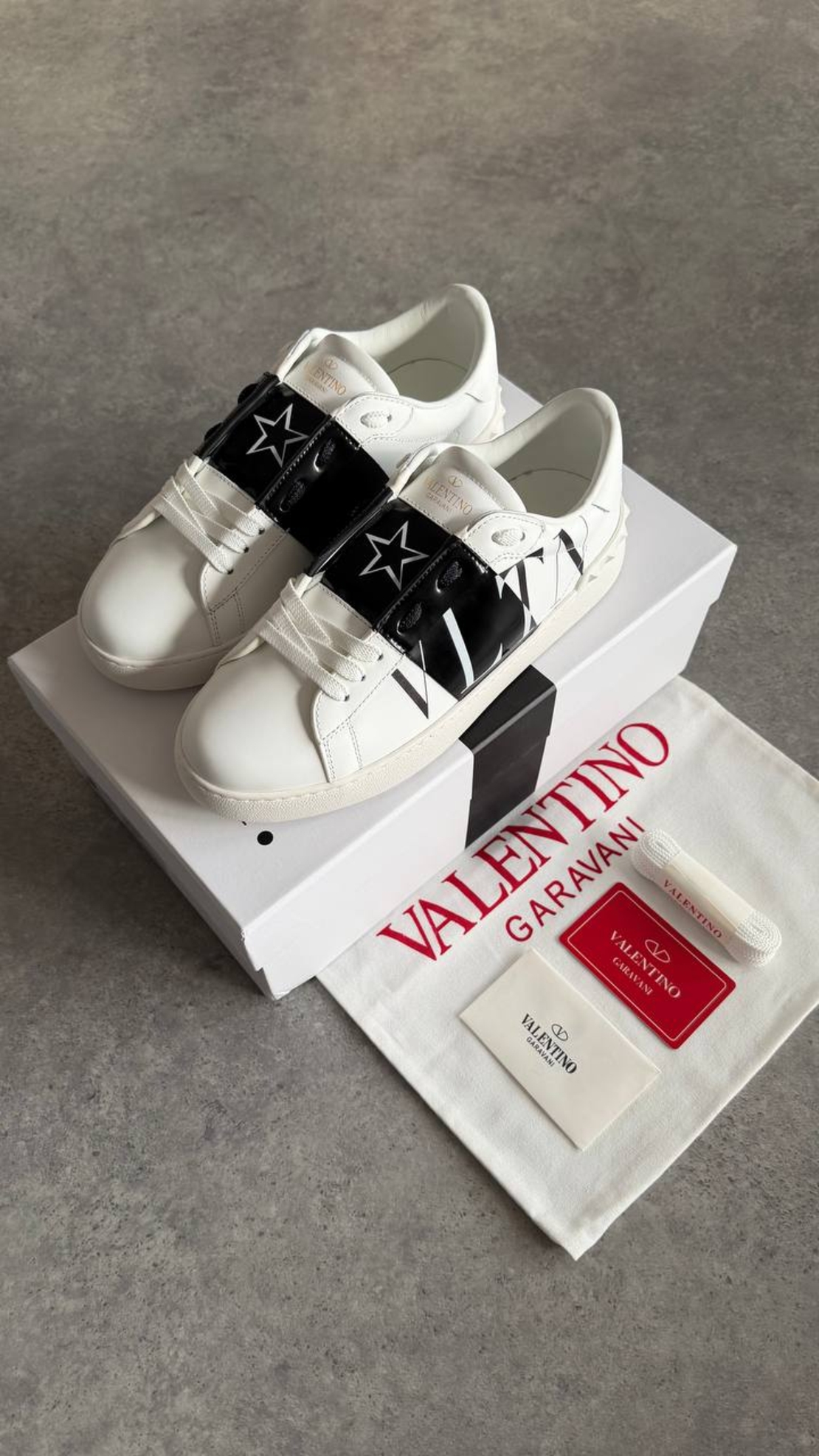 Valentino Garavani Open Star – Black/White